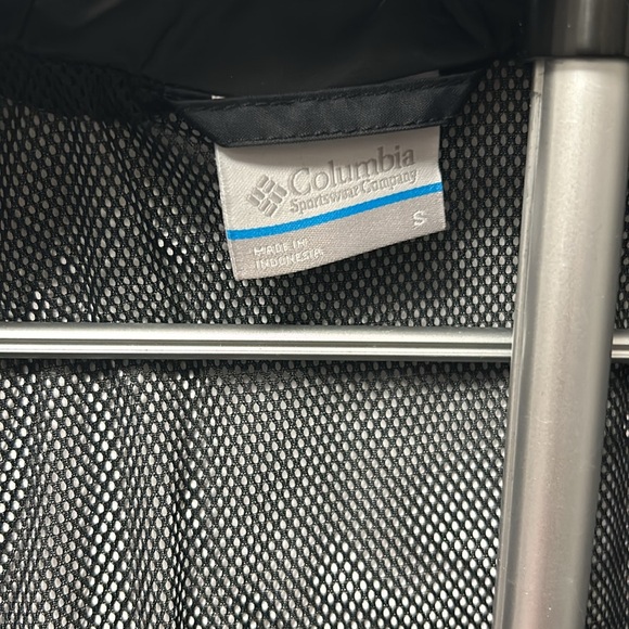 Columbia women’s Arcadia rain jacket - Picture 4 of 6